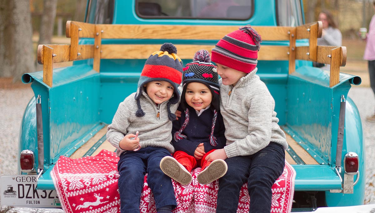 breakfast-with-santa-boys-in-truck