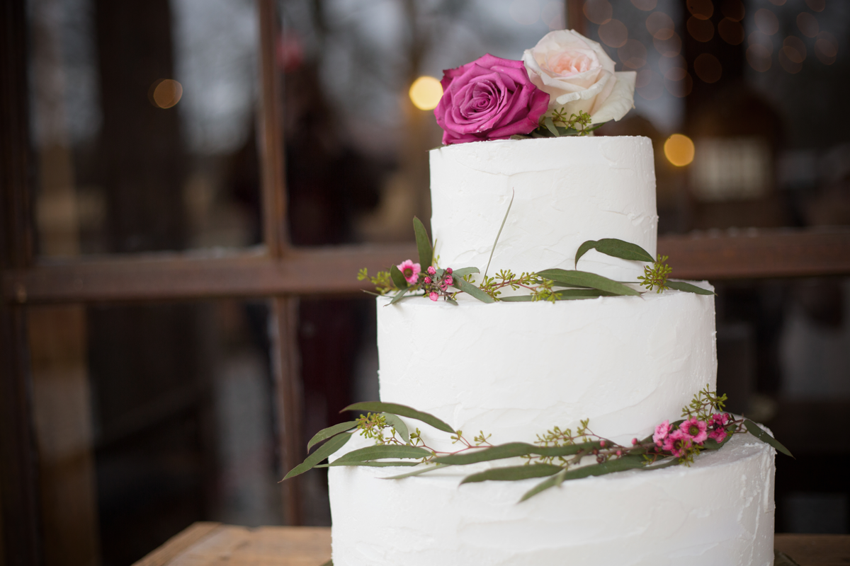 tott-wedding-silver-city-cake